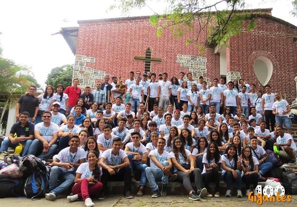 The writer and her La Salle classmates on vacation in Gigante, Huila (Colombia), celebrating the Holy Week.
